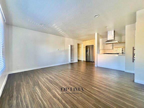 2nd image of 938 E 6th St APT 201