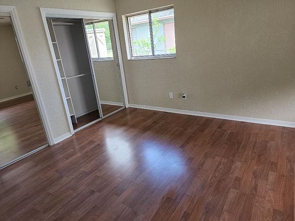 5th image of 1935 Meadow Ln