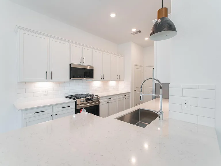 670 Royal Arch Dr — Photo 18