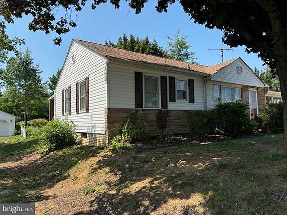 3rd image of 12922 Salem Ave