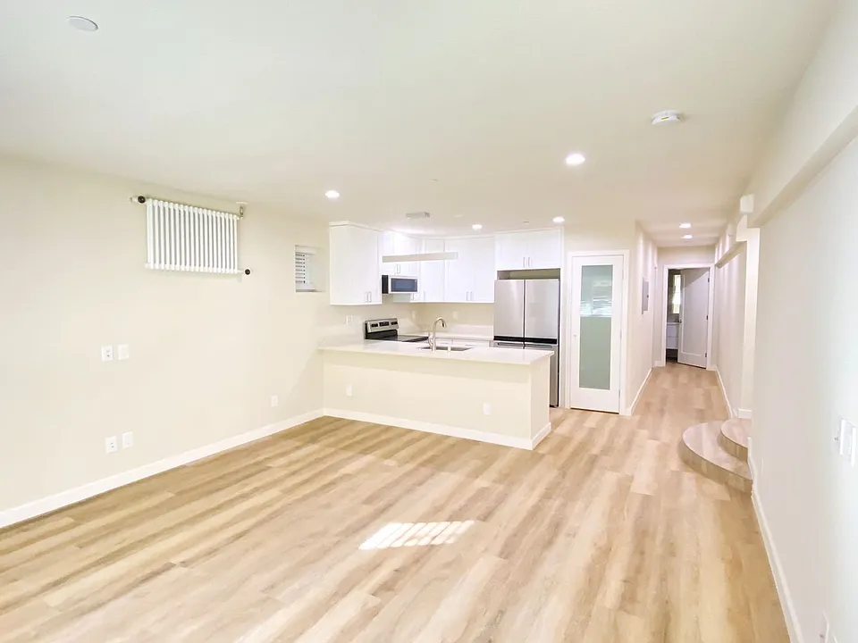 1348 Sacramento