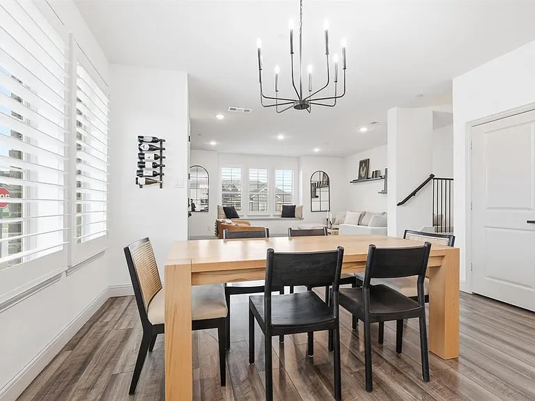 441 Matchbox St — Photo 2
