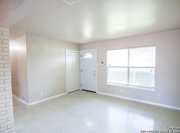 5th image of 5907 Century Dr