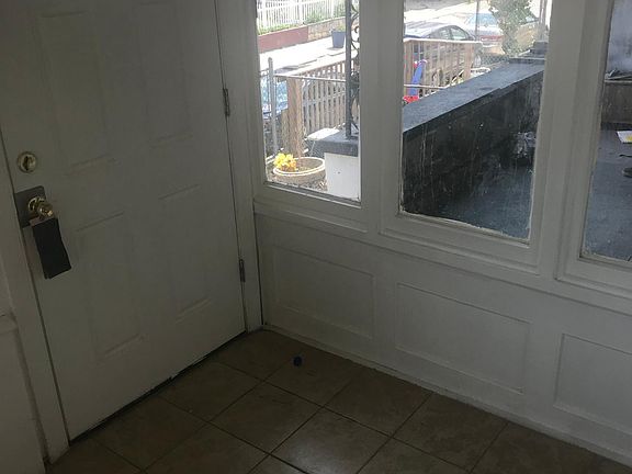 3rd image of 4924 Rosehill St