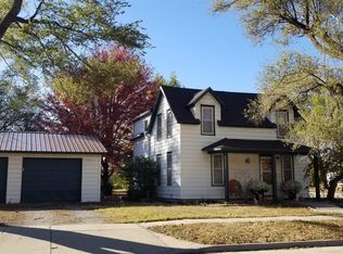 225 N Weaver St, Hesston, KS 67062