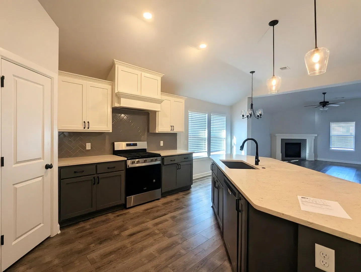 Spacious 4-Bedroom + Office in Green Leaf Trails Corner Lot! — Photo 4