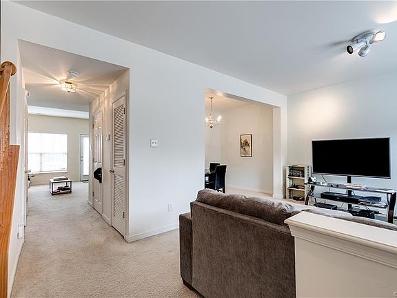 3rd image of 3127 Friars Walk Ln #3127