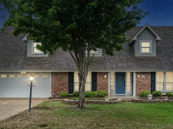 4721 S Irvington Pl, Tulsa, OK 74135