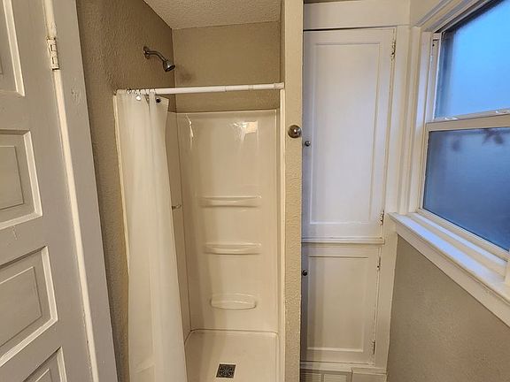 5th image of 611 N Perry St APT 2