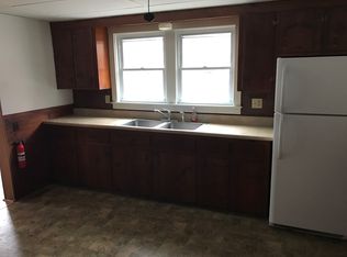 62 Chapman St, Putnam, CT 06260