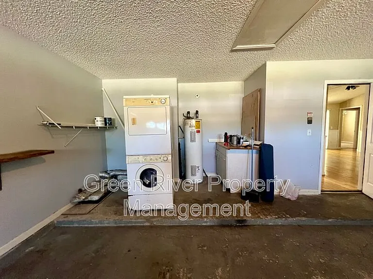 13140 Staffordshire Dr S — Photo 34