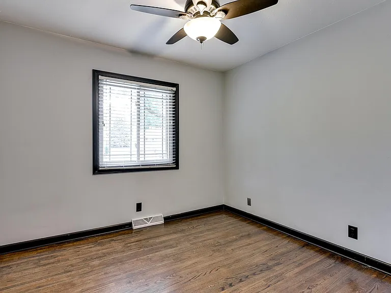 9630 Taylor St — Photo 11