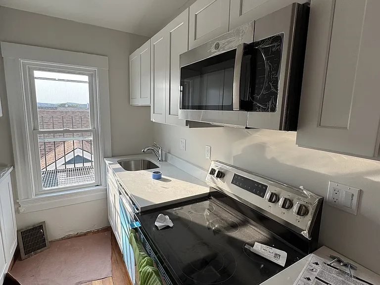 47 Curtis Ave — Photo 3
