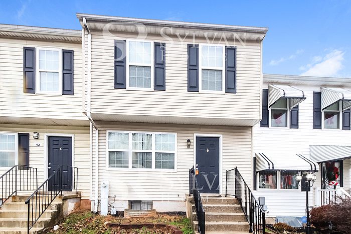 1st image of 40 Western Winds Cir