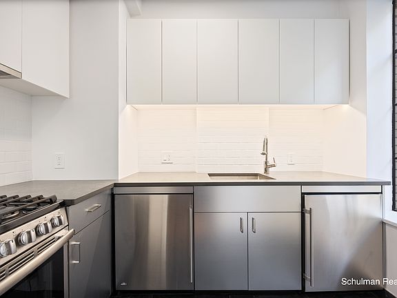 5th image of 340 W 57th St APT 4E