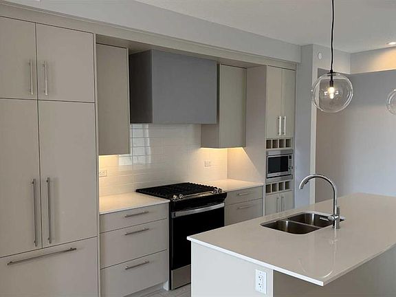 3rd image of 8370 S Broadcast Ave SW #609