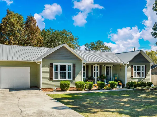 111 1st Ave, Rainsville, AL 35986