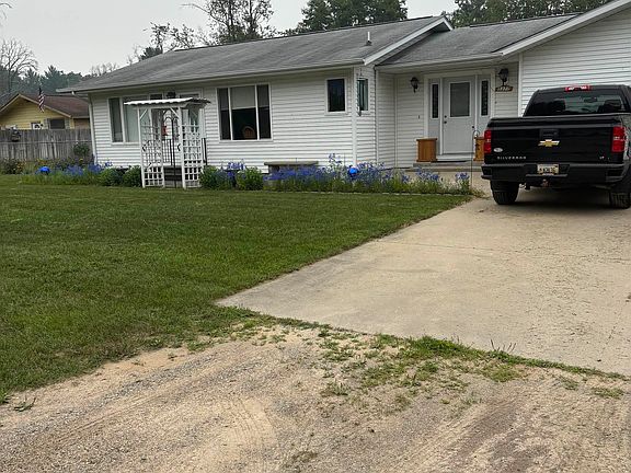 4th image of 5377 Wildwood Dr