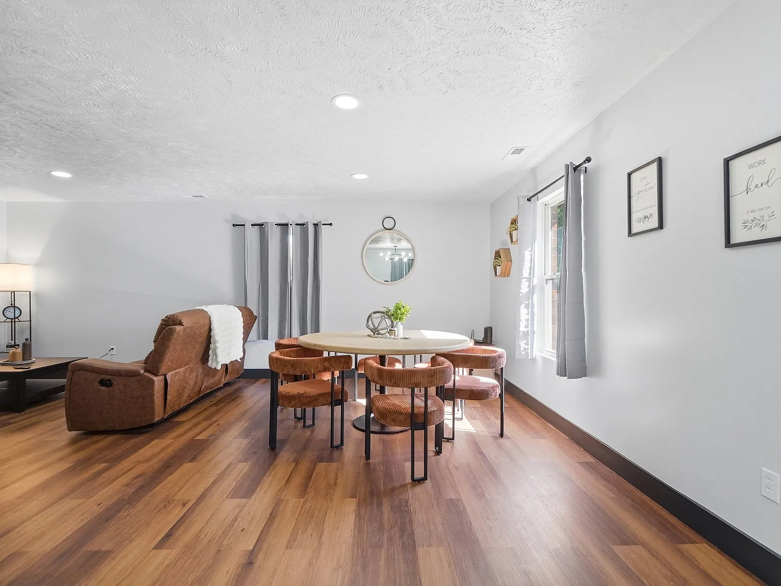 3 bed, 1450 sqft, $3,000 — Photo 4