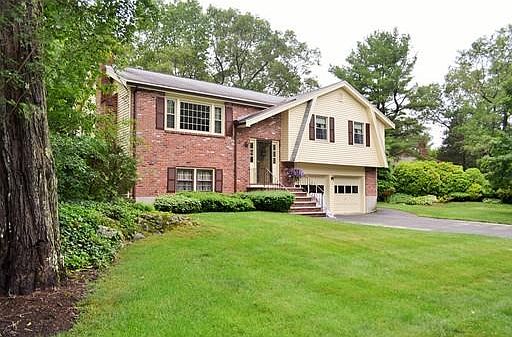 1st image of 20 Cedar Hill Dr
