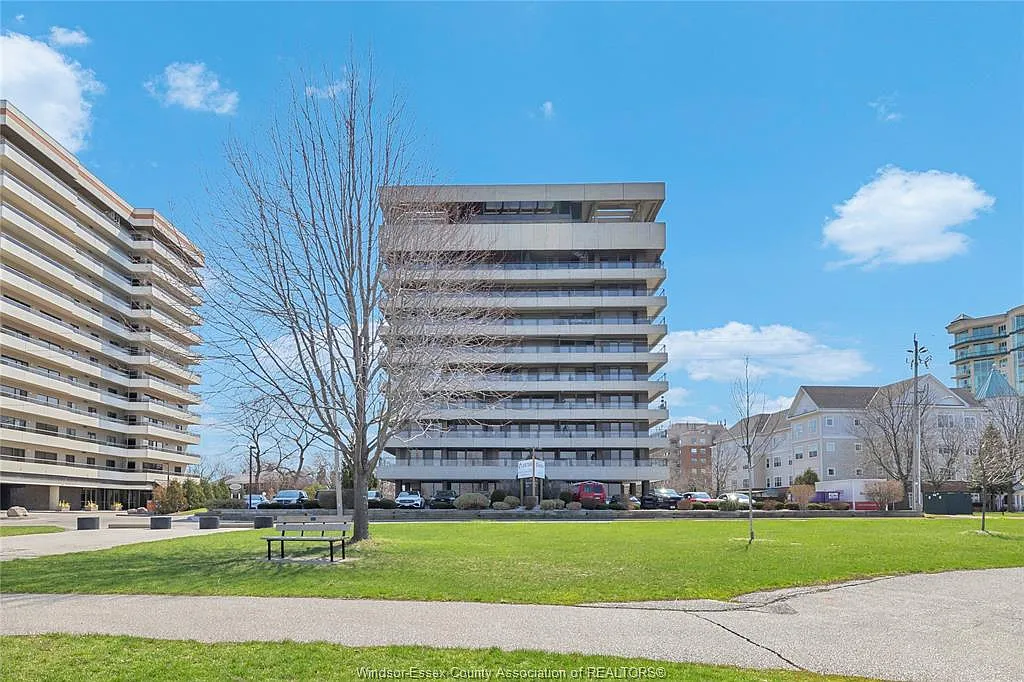 Canterbury Place — Photo 1