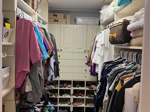 5th image of 2745 Foxhall Dr E #2745