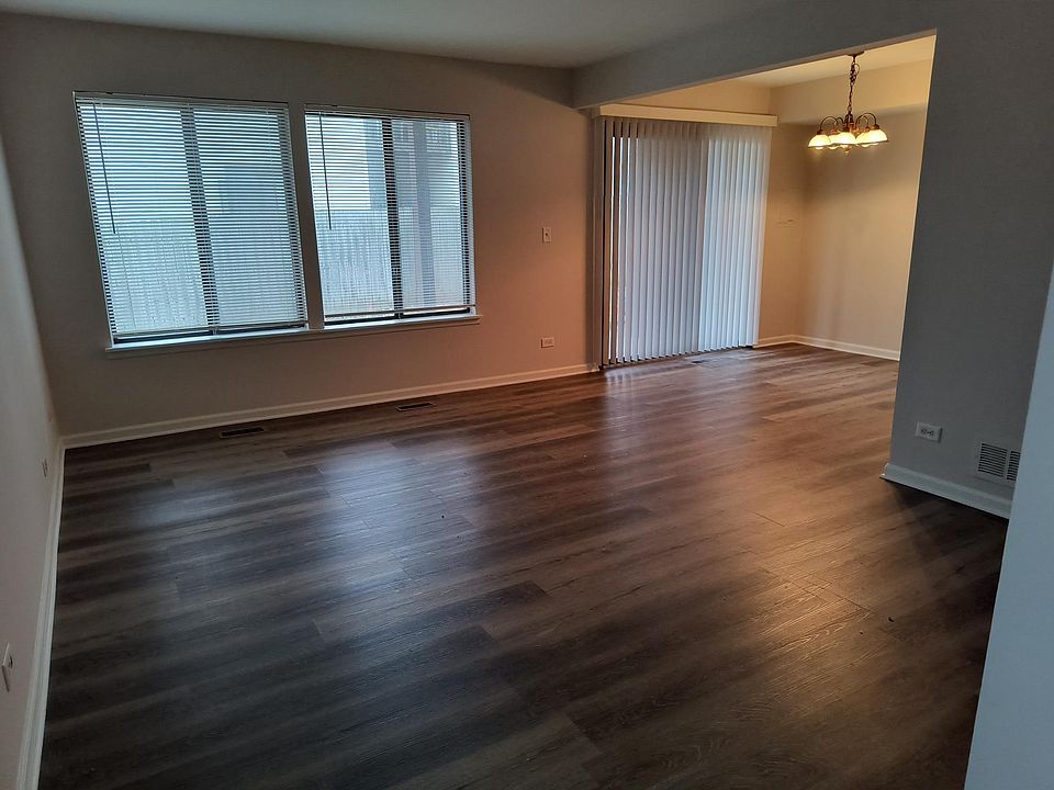 1st image of 8 Elm Ct #8