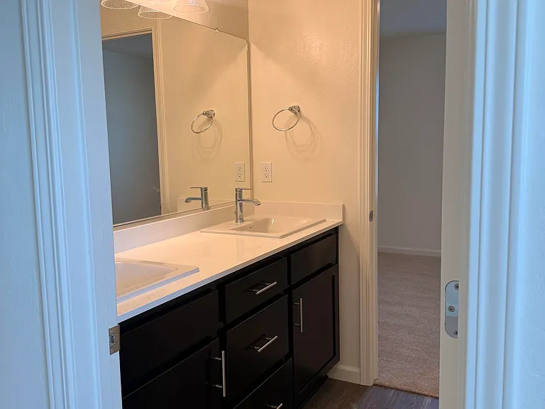 2225 Samuel St — Photo 5