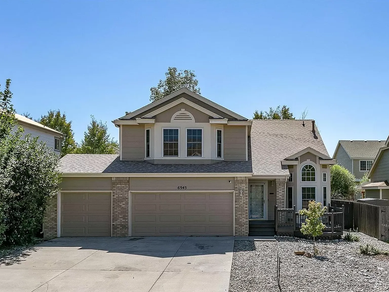 4 bed, 3.5 bath, 2546 sqft, $2,675 — Photo 1