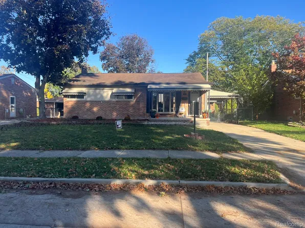 6510 Fairfield St, Garden City, MI 48135