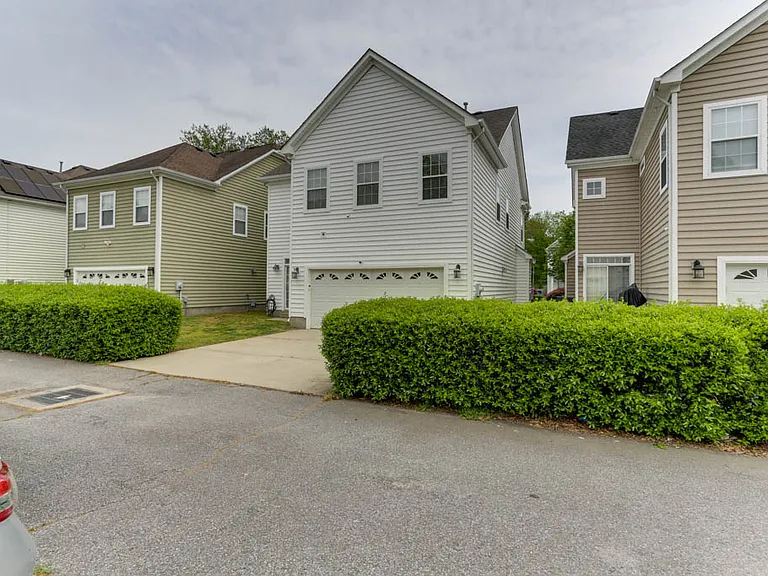 528 Normandy St — Photo 37