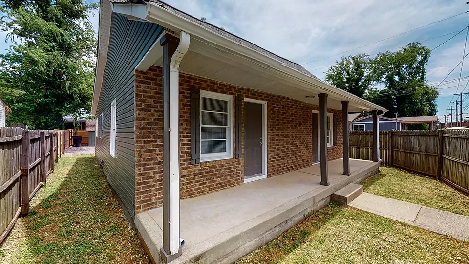 3 bed, 1140 sqft, $1,500 — Photo 3
