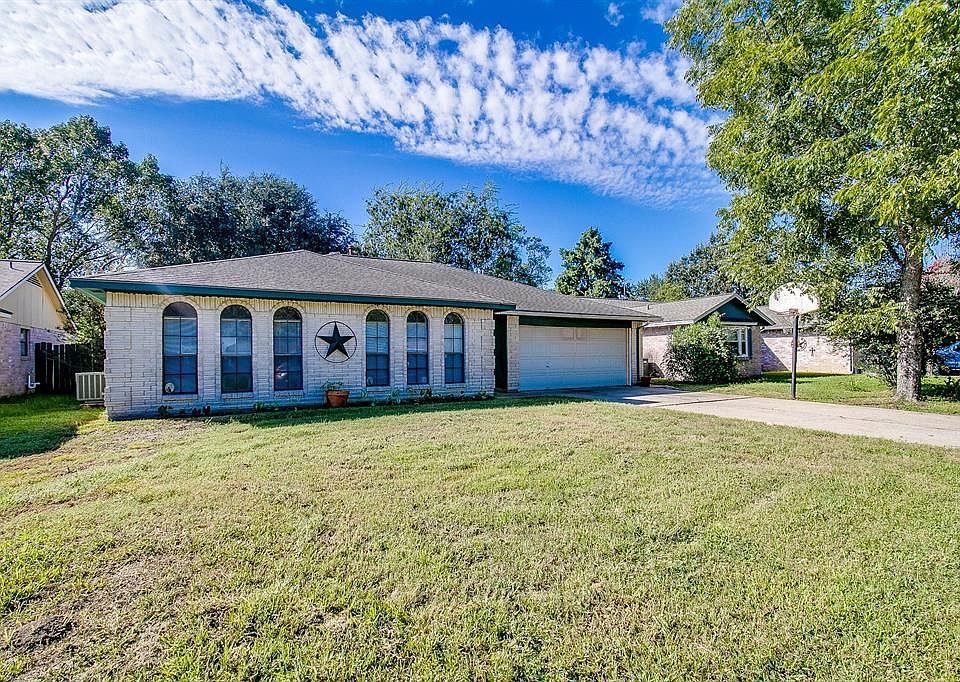 1st image of 18739 Wood Glen Ln