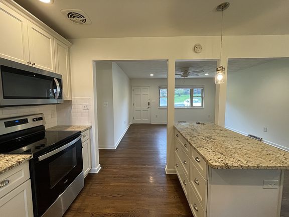 4th image of 1113 Craigmont Dr