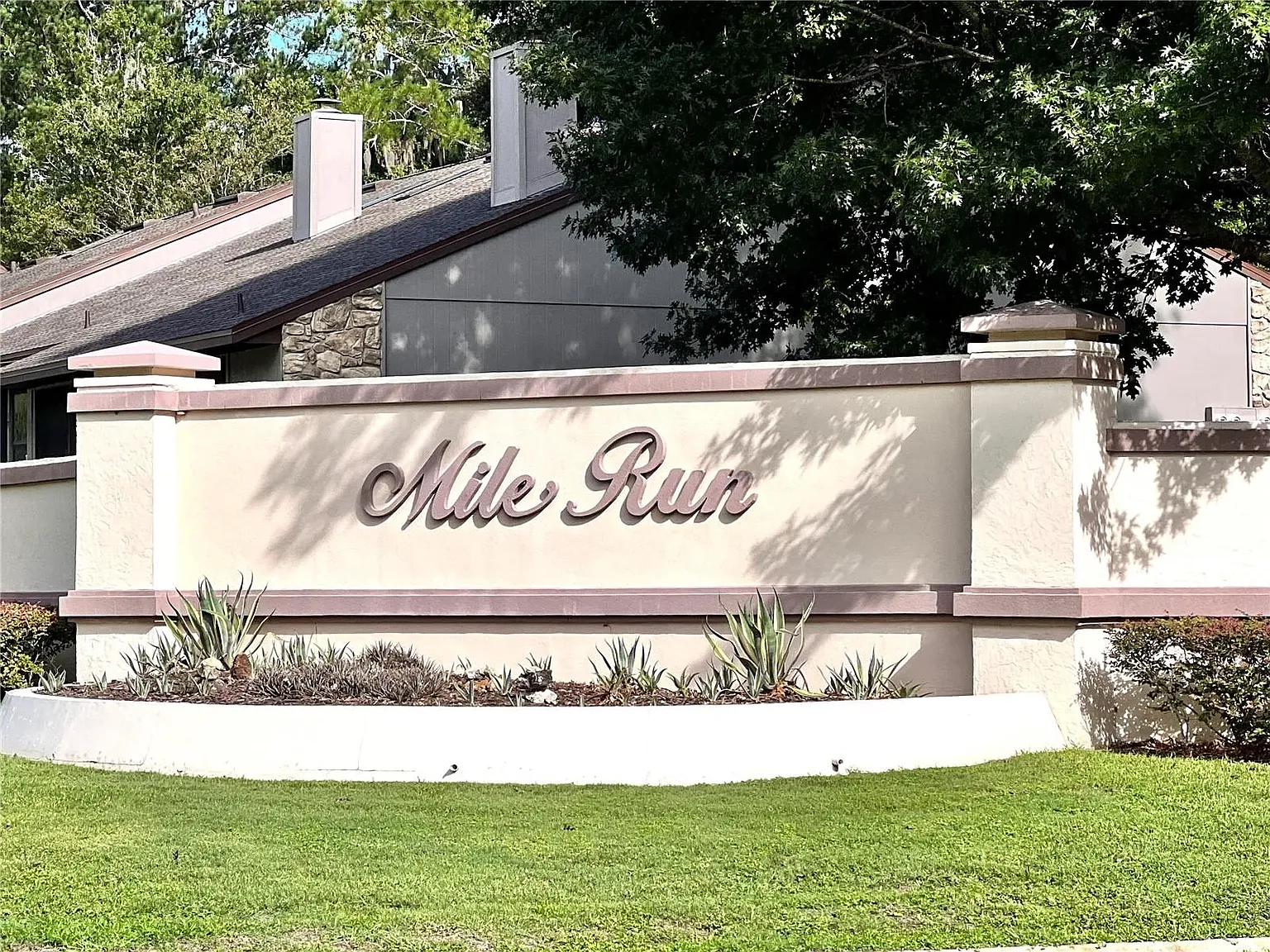 2 bed, 2.5 bath, 1688 sqft, $1,895 — Photo 1