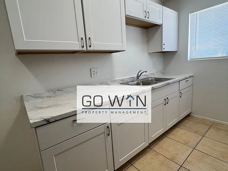 260 W 8th Ave #29 — Photo 1