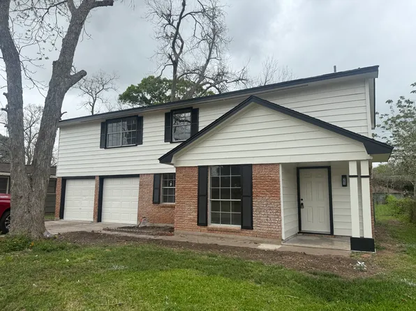 117 Carnation St, Lake Jackson, TX 77566