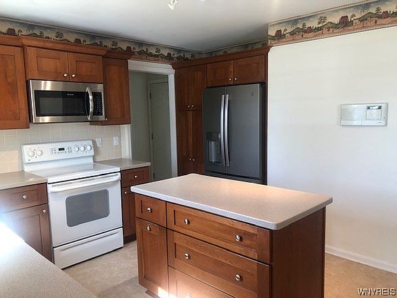 2nd image of 7228 Meadowview Dr