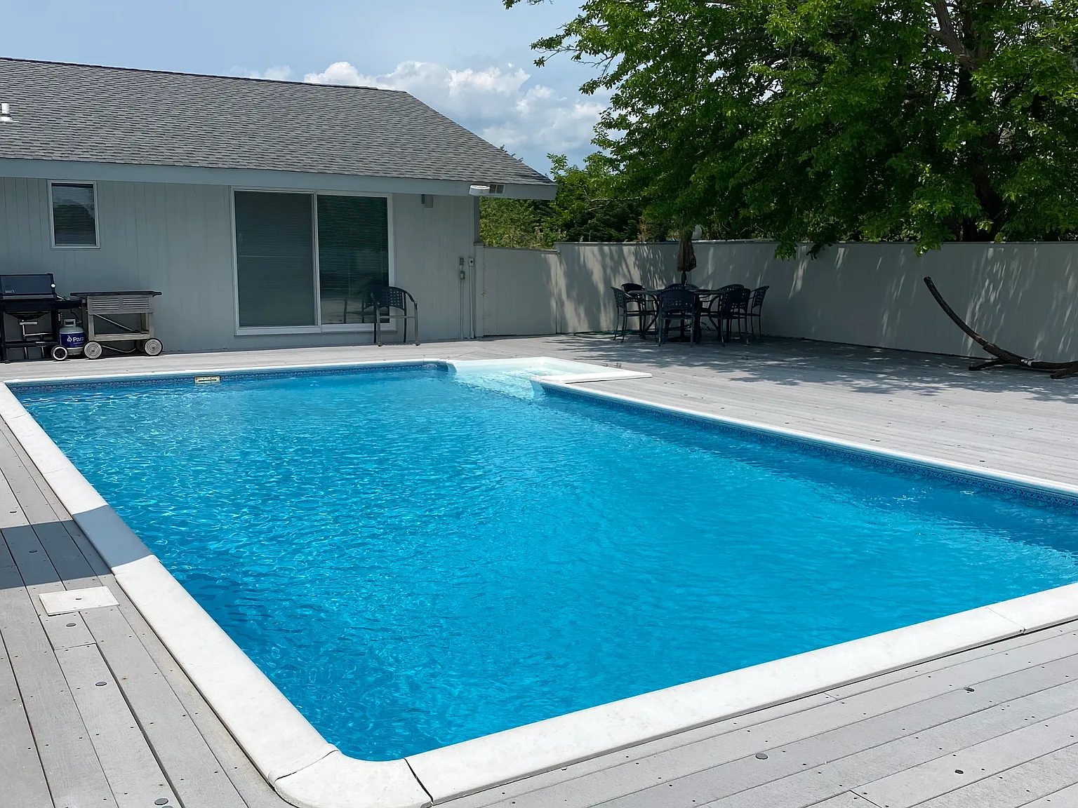 Pool And Tennis Minutes To Beach And To Town — Photo 1