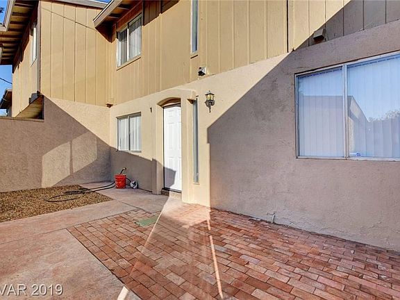 4th image of 4036 Village Sq