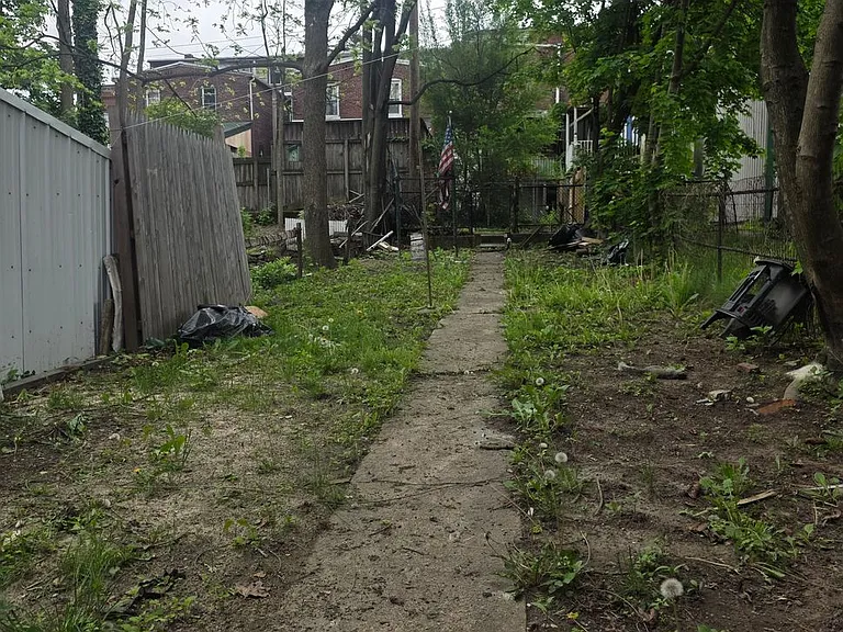 721 W Market St — Photo 24