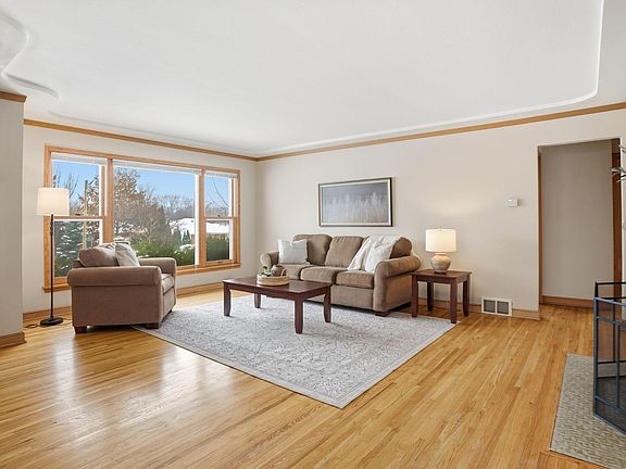 3rd image of 6133 15th Ave S