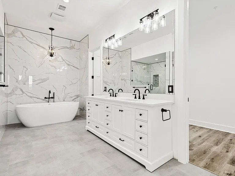767 W Main St #205 — Photo 14
