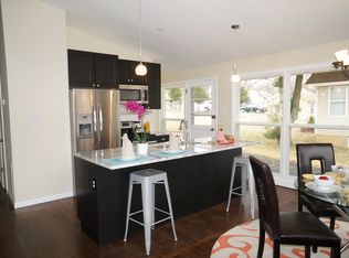 6439 Holyoke Dr, Annandale, VA 22003