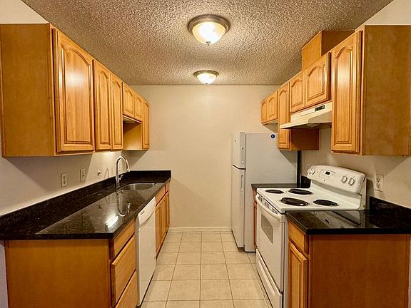3rd image of 811 N 130th St #B-1
