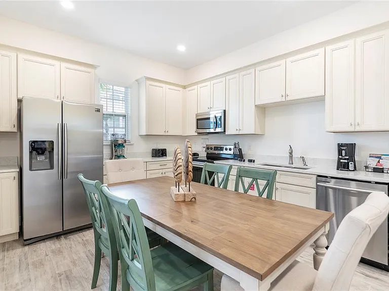8041 Lost Shaker Ln — Photo 6