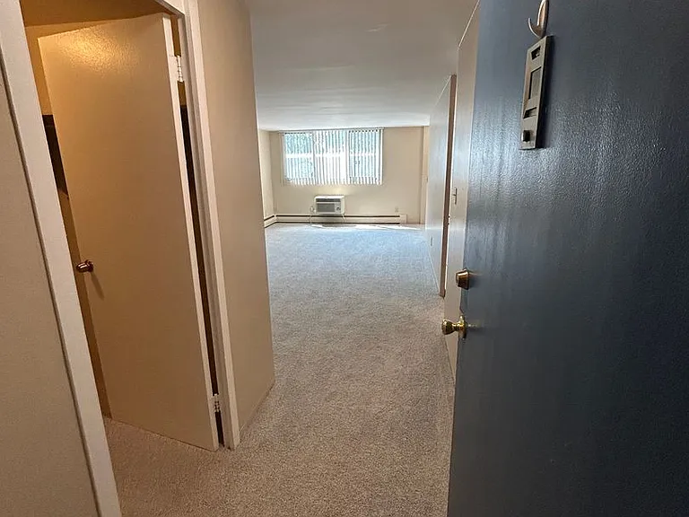 Executive Apartments — Photo 5