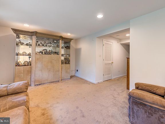 5th image of 66 Colts Neck Dr