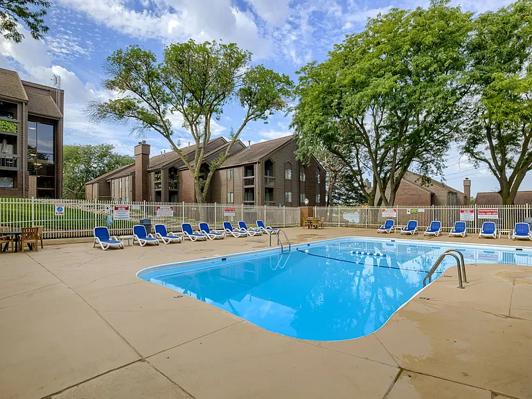Lake Candlewood Apartments — Photo 22