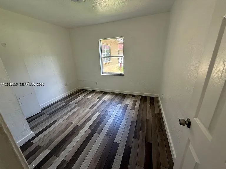 2813 Dewey St #1 — Photo 7